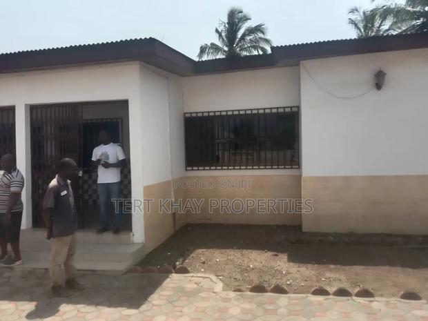7bdrm House in Teshie Nungua Estate for sale · Photo 8