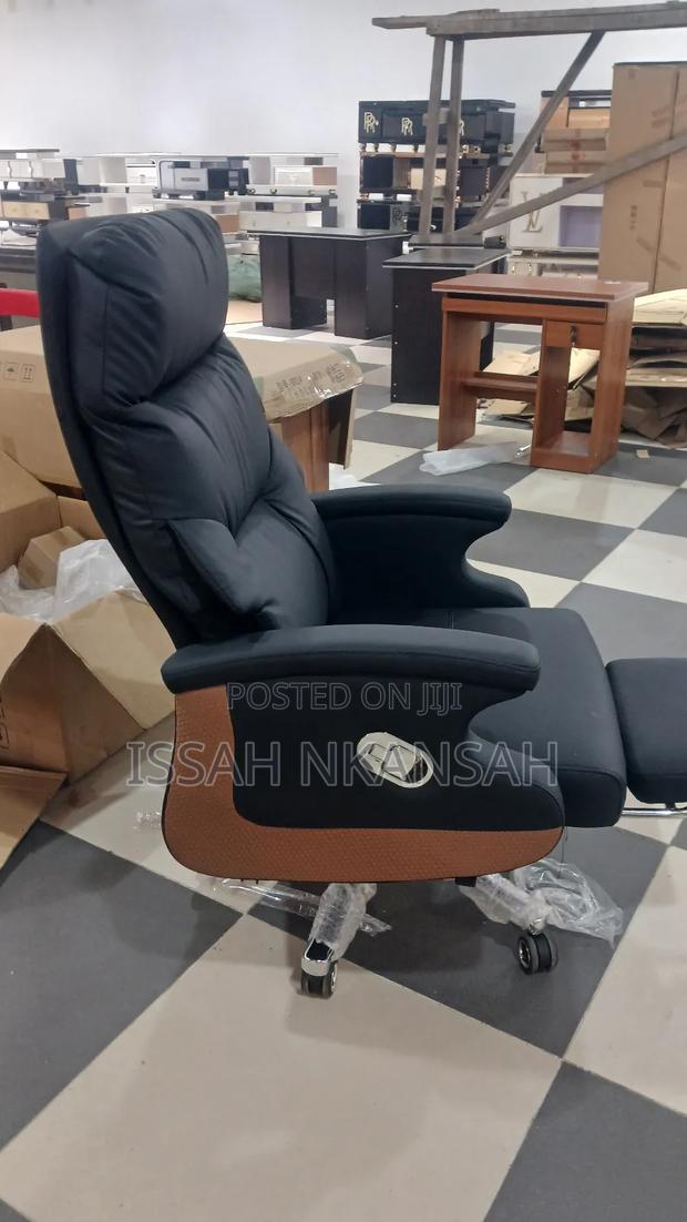 Boss Office Chair · Photo 2
