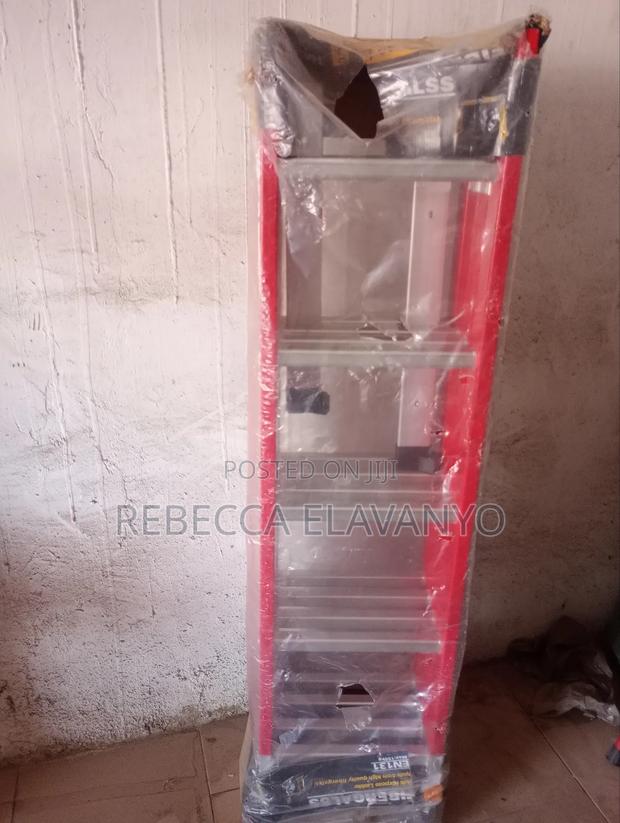 5/5 Fiberglass Folding Ladder · Photo 1