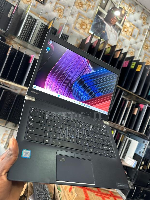 Laptop Toshiba X30 8GB Intel Core I5 SSD 256GB · Photo 1