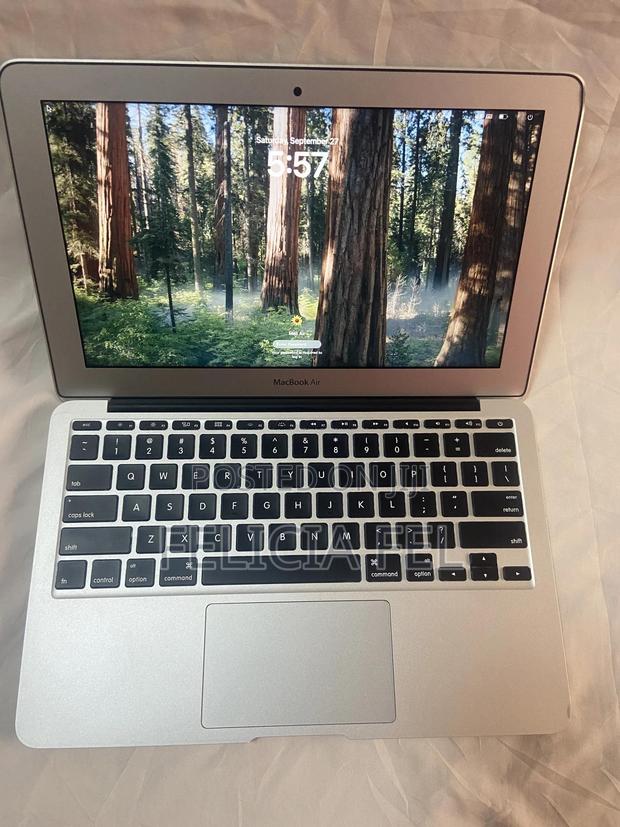 Laptop Apple MacBook Air 2015 8GB Intel Core i5 SSD 256GB · Photo 1