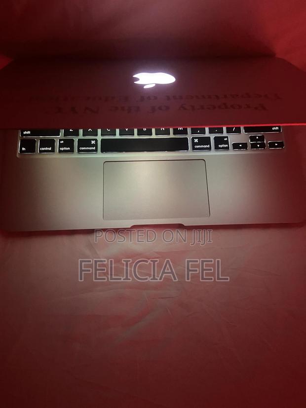 Laptop Apple MacBook Air 2015 8GB Intel Core i5 SSD 256GB · Photo 2