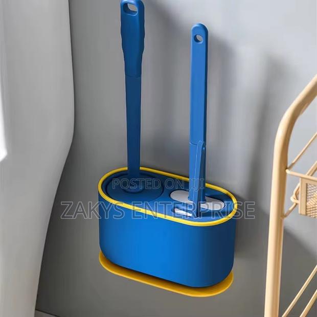 Toilet Brush Set · Photo 1