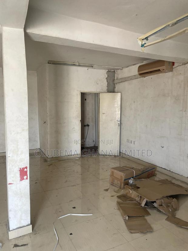 Shop for Rent at Dansoman · Photo 2