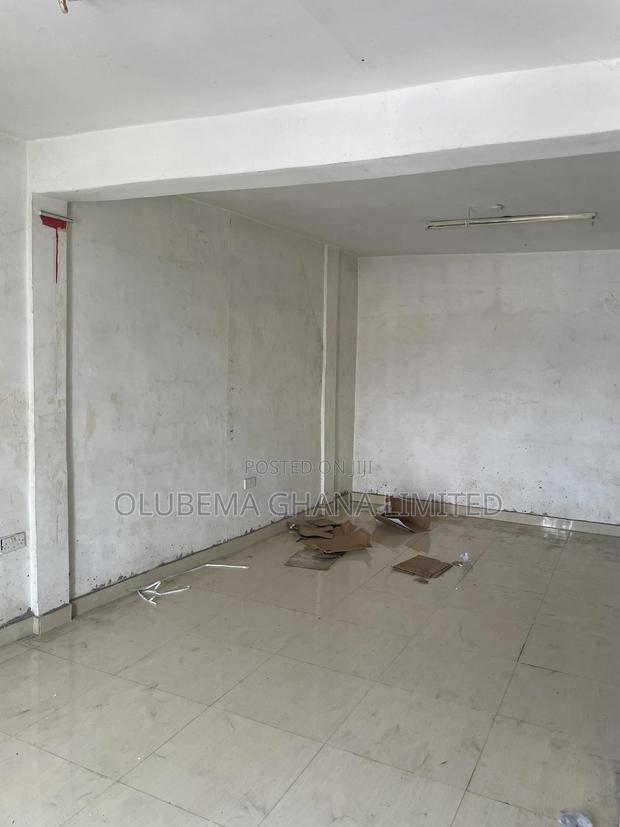 Shop for Rent at Dansoman · Photo 3