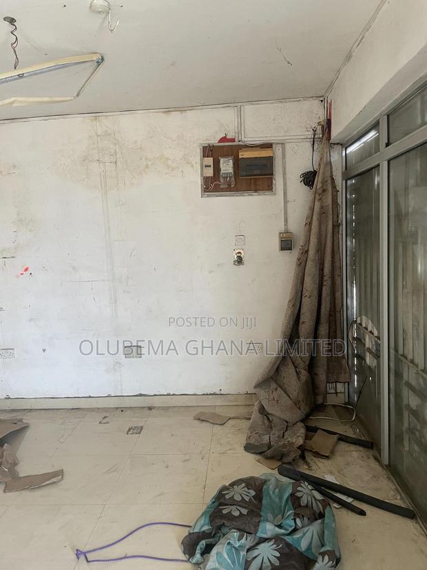 Shop for Rent at Dansoman · Photo 4