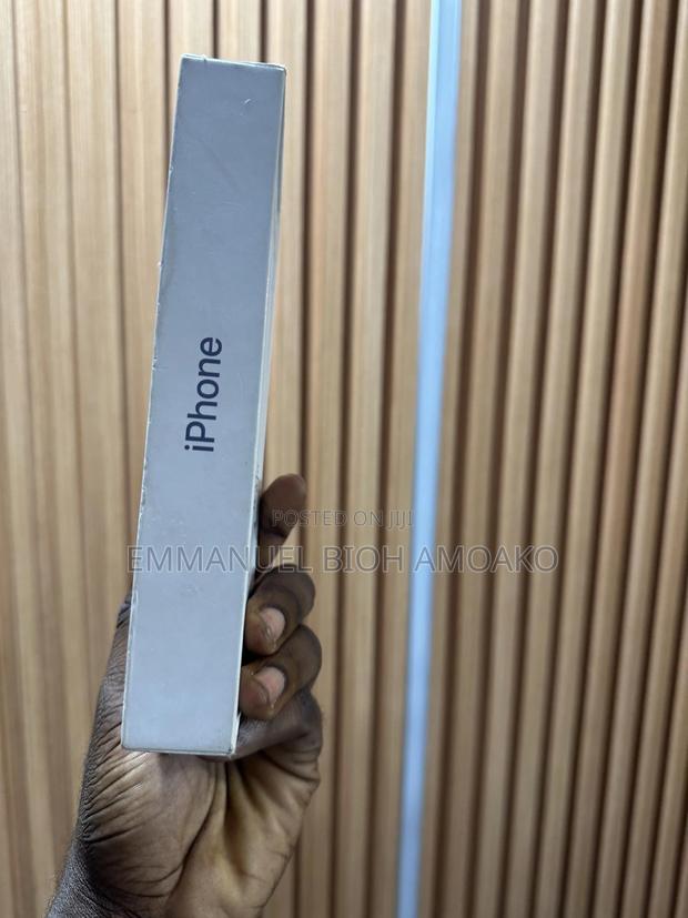 New Apple iPhone 17 Pro Max 256 GB Blue · Photo 2