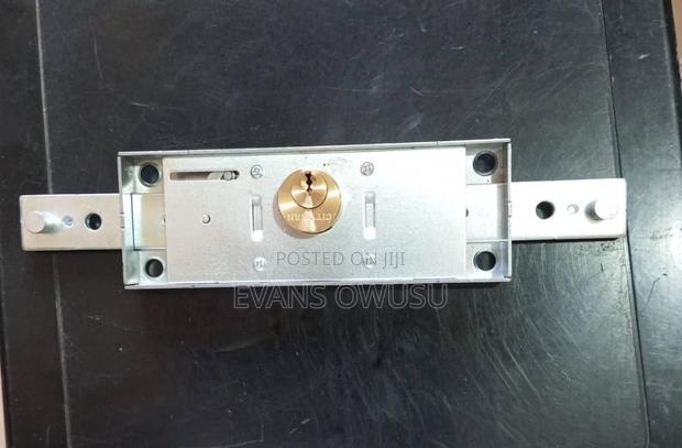 Roller Shutter Lock · Photo 1