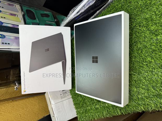 Laptop Microsoft Surface Laptop 5 16GB Intel Core I7 SSD 512GB · Photo 1