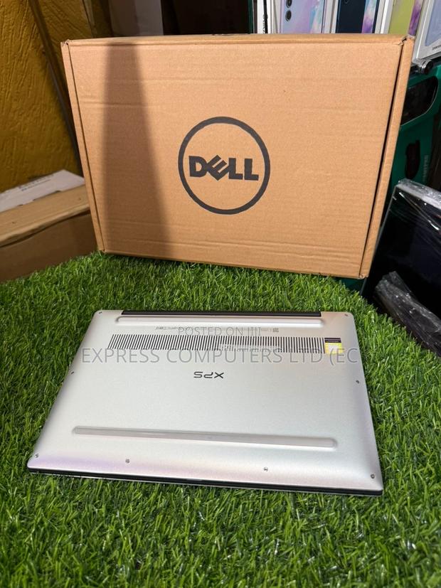 Laptop Dell XPS 13 9360 8GB Intel Core I7 SSD 256GB · Photo 4