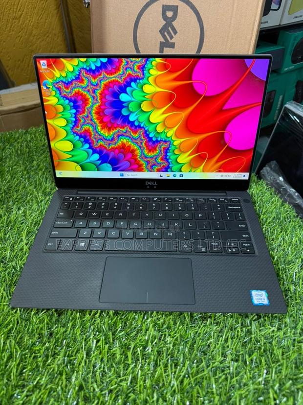 Laptop Dell XPS 13 9360 8GB Intel Core I7 SSD 256GB · Photo 1