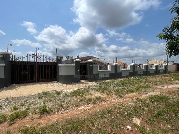 Furnished 5bdrm House in Para Estate, Atwima Kwanwoma for sale · Photo 2