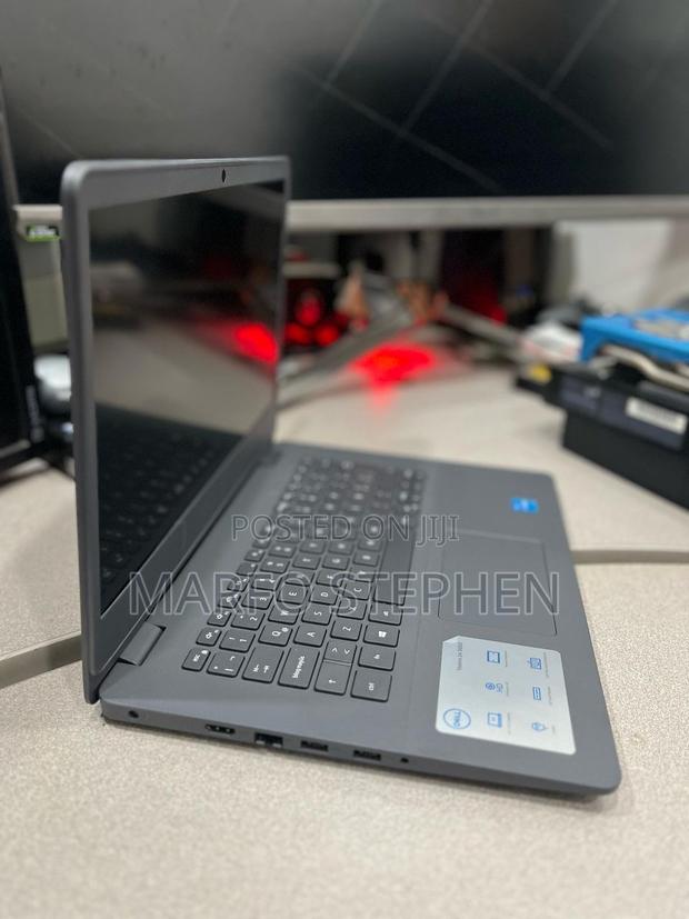 New Laptop Dell Vostro 14 3000 8GB Intel Core I3 SSD 256GB · Photo 2