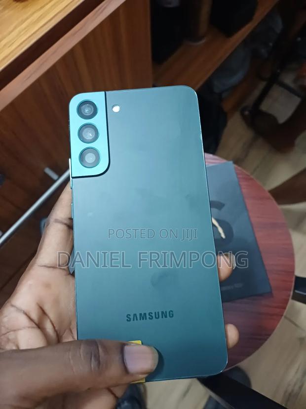 New Samsung Galaxy S22+ 5G 256 GB Blue · Photo 2
