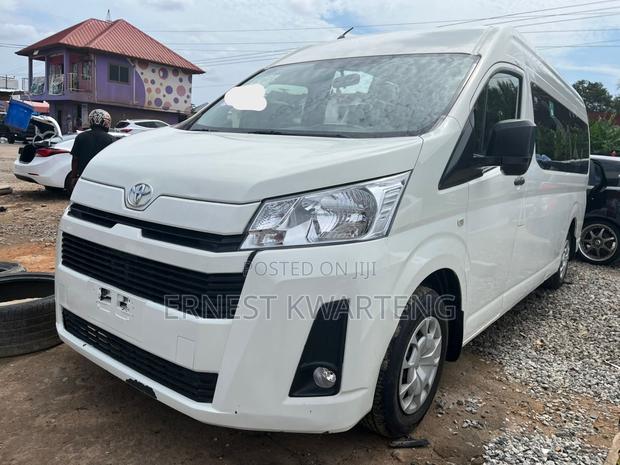 Toyota HiAce 2020 White · Photo 1