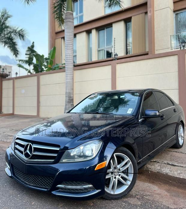 Mercedes-Benz C300 Sport 4Matic Sedan AWD (3.5L 6cyl 7A) 2014 Blue · Photo 2