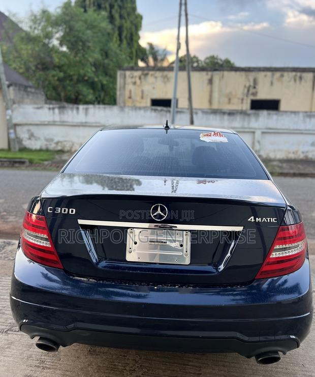 Mercedes-Benz C300 Sport 4Matic Sedan AWD (3.5L 6cyl 7A) 2014 Blue · Photo 4