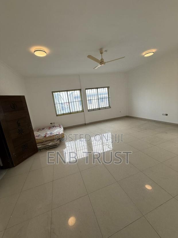 7bdrm Duplex in Tema Community 12 for rent · Photo 4