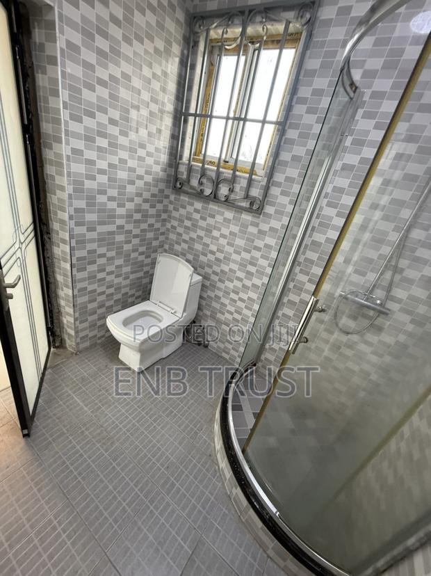 7bdrm Duplex in Tema Community 12 for rent · Photo 6