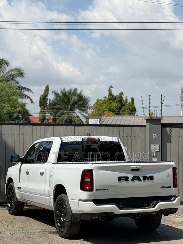 New RAM Promaster 2500 2025 White · Photo 2