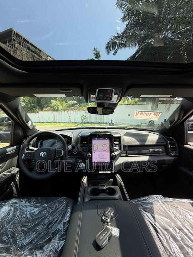 New RAM Promaster 2500 2025 White · Photo 5