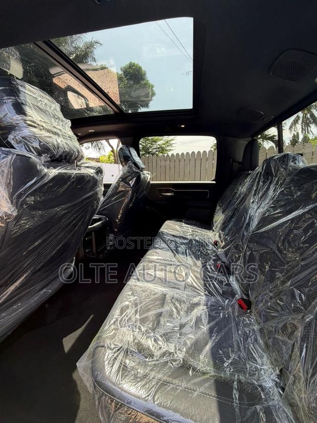New RAM Promaster 2500 2025 White · Photo 7