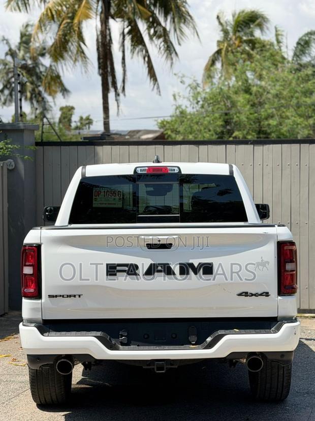 New RAM Promaster 2500 2025 White · Photo 3