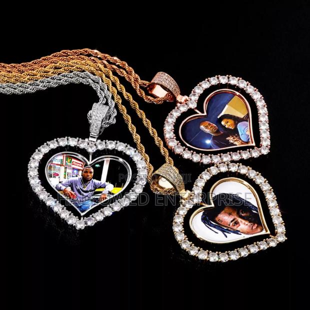 Heart Bling Double Side Rotating Necklace · Photo 3