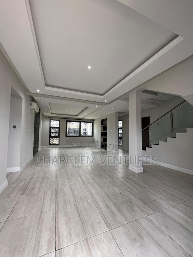 3bdrm Townhouse/Terrace in Charclem Ventures, East Legon for sale · Photo 5