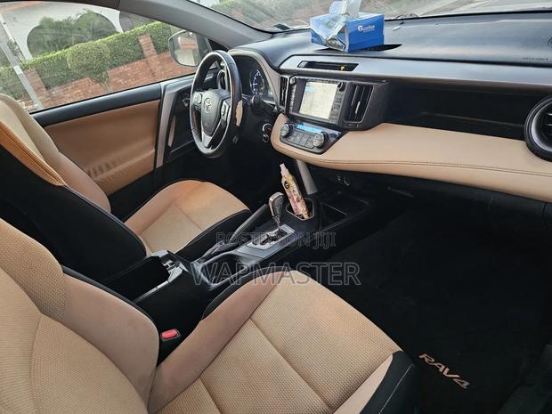 Toyota RAV4 2016 White · Photo 5