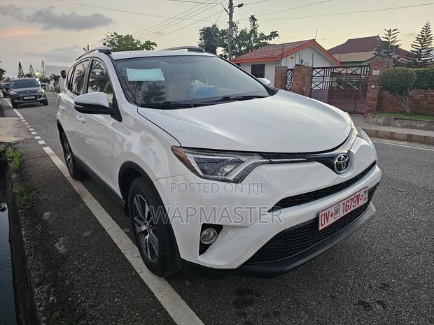 Toyota RAV4 2016 White · Photo 7