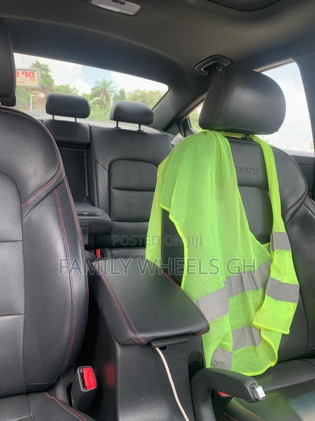 Hyundai Elantra Sport 2018 Gold · Photo 8