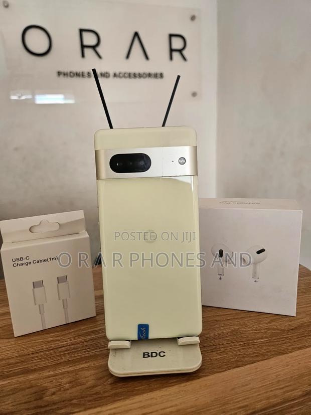 Google Pixel 7 128 GB Gold · Photo 2