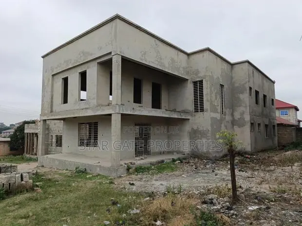 6bdrm House in Kumasi Metropolitan for sale · Photo 1