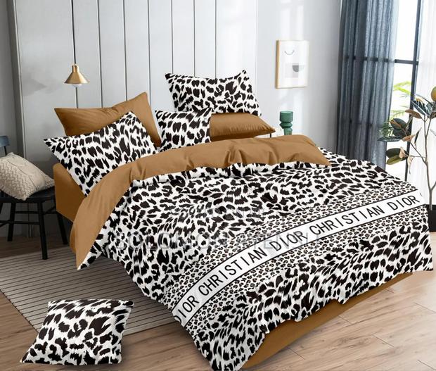 Quality Double Duvet 4 Pieces Set Available in Different Colours · Photo 2