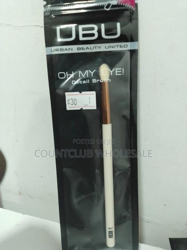 Ubu Oh My Eye Brush · Photo 1