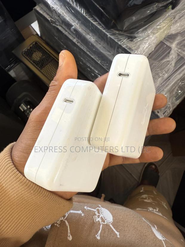 Apple 96w Usb-C Power Adapter A2166 Genuine Grade a Uk Home Used · Photo 5