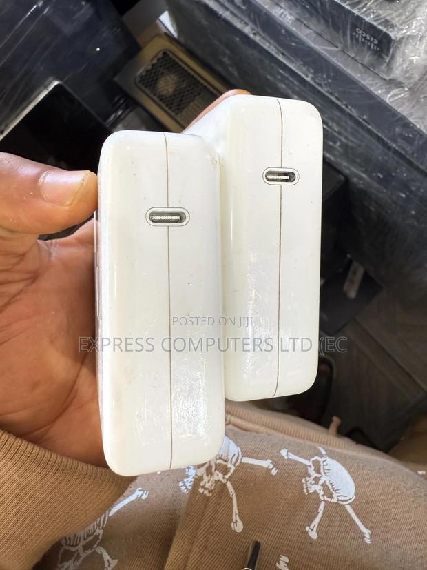 Apple 96w Usb-C Power Adapter A2166 Genuine Grade a Uk Home Used · Photo 2