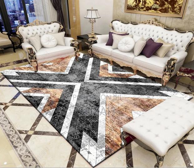 4.86x7.13ft2 Rug · Photo 1