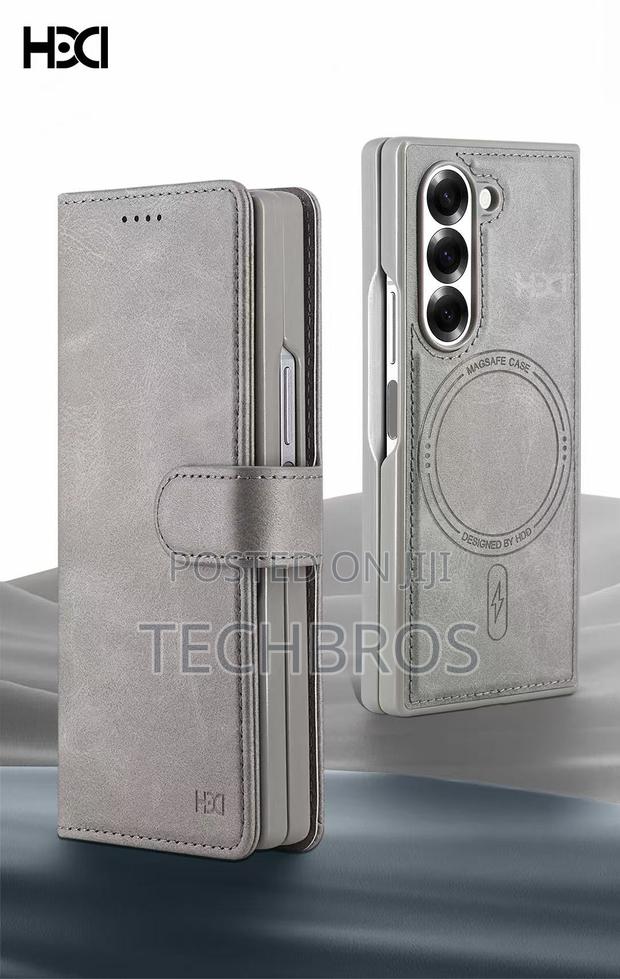 Galaxy Fold 7 Leather Case With Protector And Wireless Charging · Photo 2