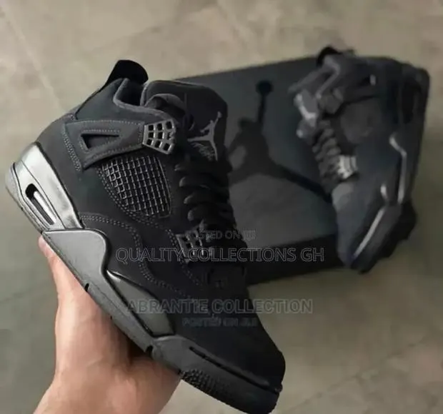 Jordan 4 Black Cat · Photo 1