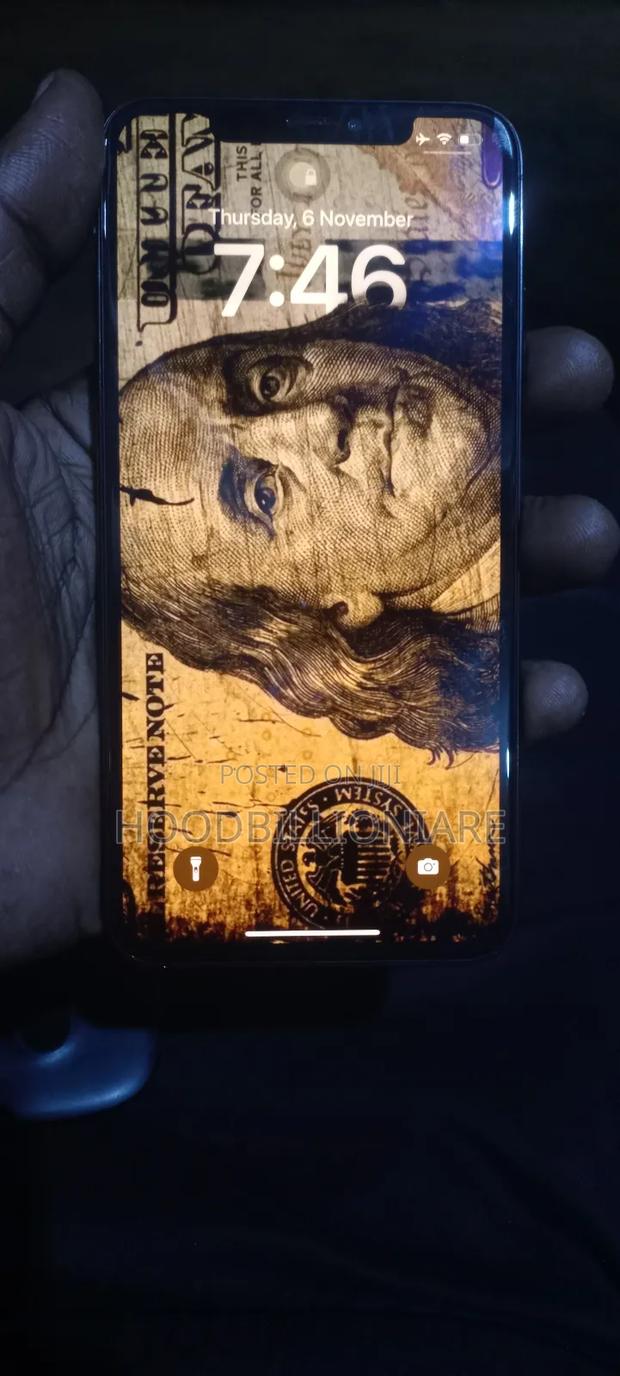 Apple iPhone XS Max 64 GB Black · Photo 1
