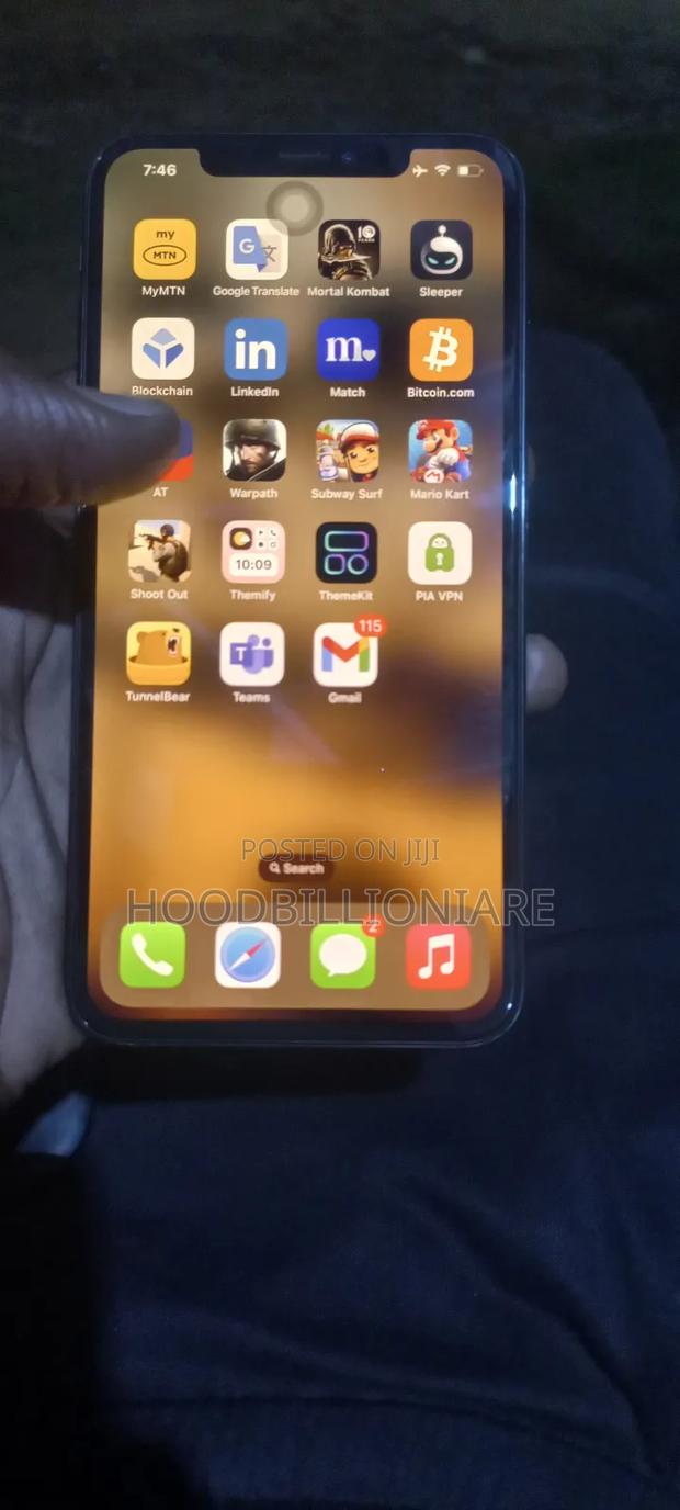 Apple iPhone XS Max 64 GB Black · Photo 2