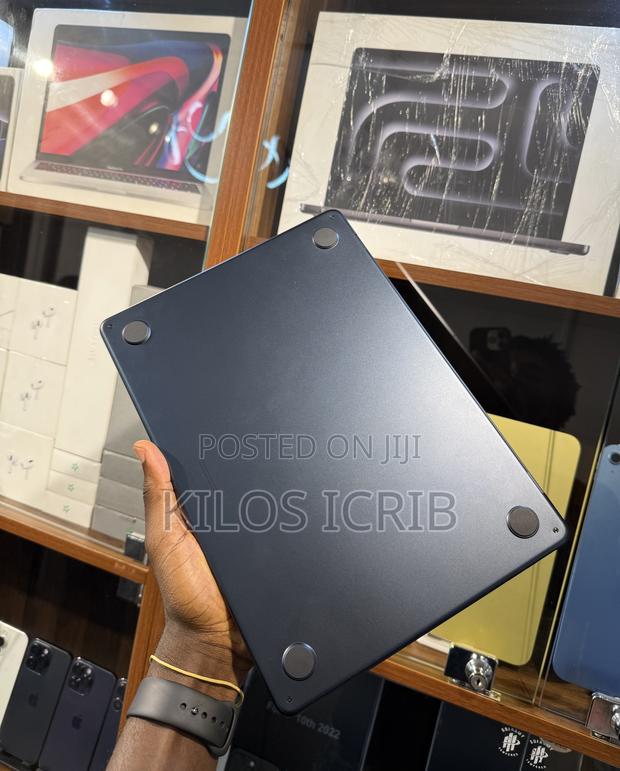 Laptop Apple MacBook Air 2025 M4 16GB Apple M4 SSD 256GB · Photo 3