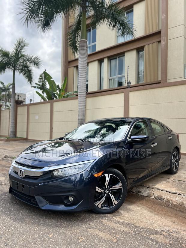 Honda Civic Touring 4dr Sedan (1.5L 4cyl) 2017 Gray · Photo 2
