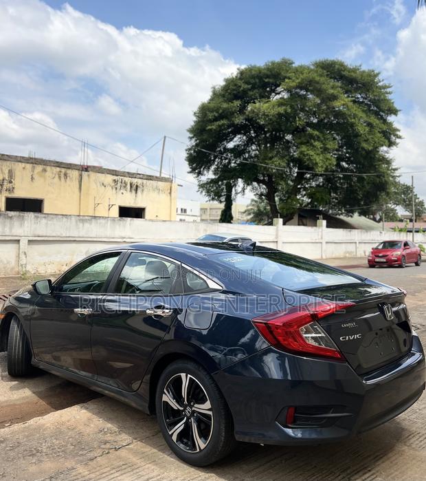 Honda Civic Touring 4dr Sedan (1.5L 4cyl) 2017 Gray · Photo 5
