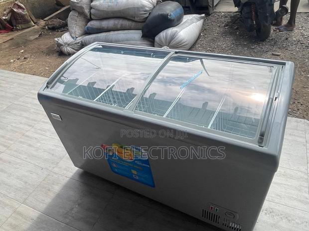 Delron 258l Frostsphere Quantum Showcase Freezer · Photo 1