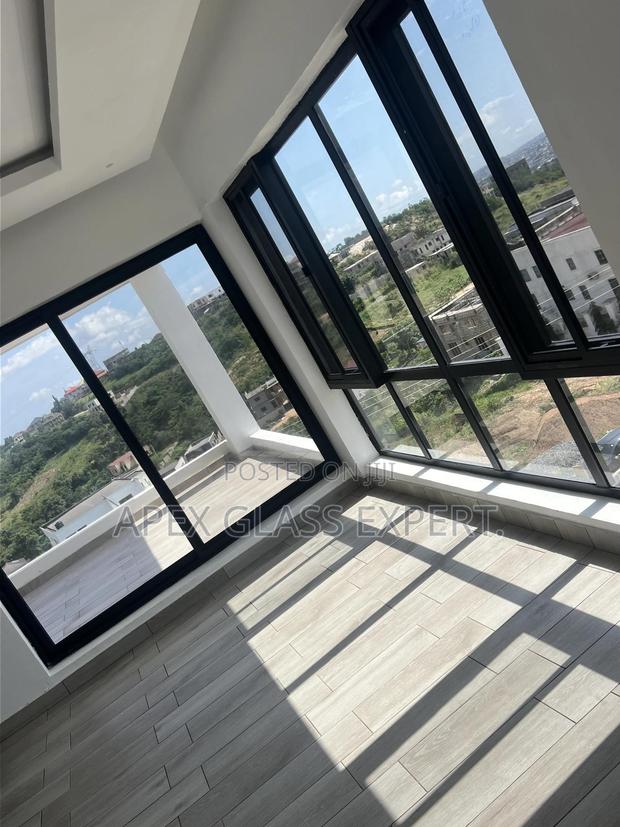 Awning Windows With Middle Fixed · Photo 1