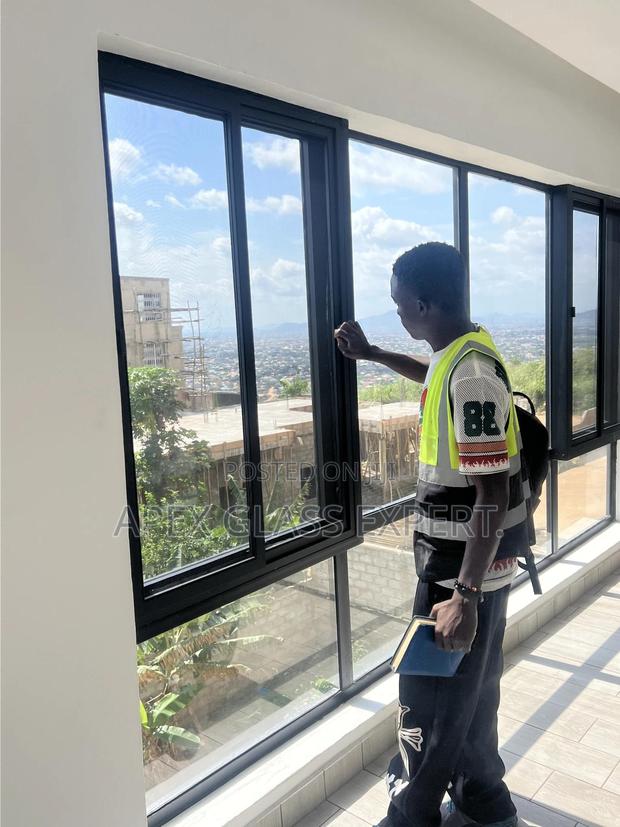 Awning Windows With Middle Fixed · Photo 2