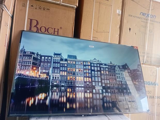 Massive Looking TCL Big Screen, Big Fun 55-Inch Smart Led Tv TCL · Photo 2